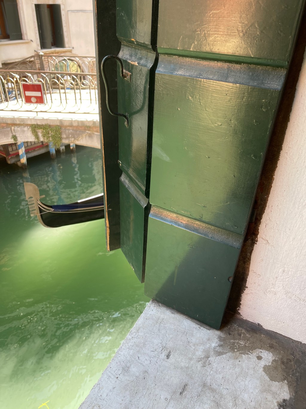 Стеклянный мальчик